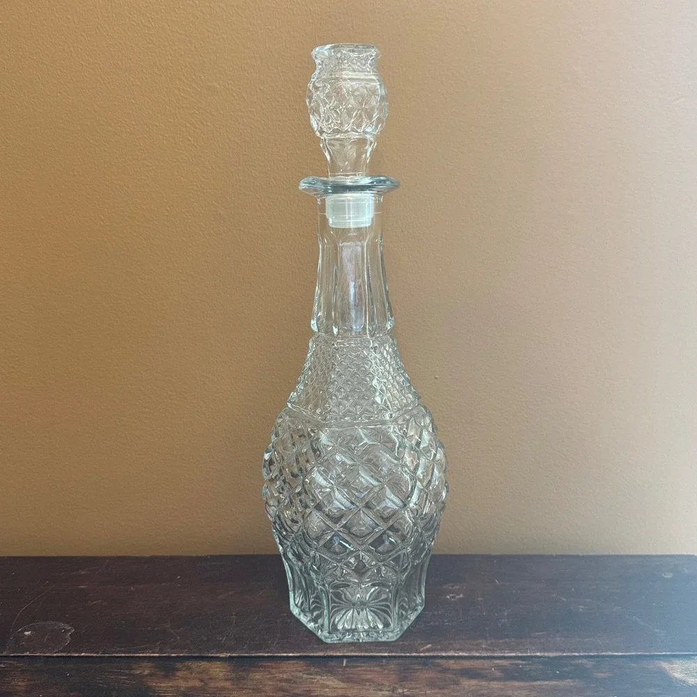 Vintage Clear‎ Glass Decanter with Stopper Diamond Pattern